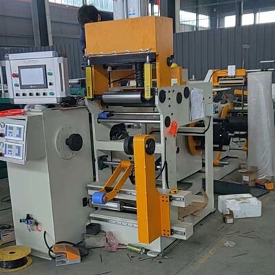 Máy quấn lá đồng biến áp có 2 bộ phận làm sạch bavia, tốc độ 0 đến 35 vòng/phút và công suất quấn 5.5kw cho mục đích công nghiệp
